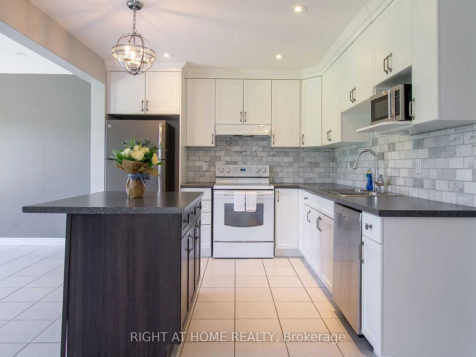 3 bed, $2,800 — Photo 3