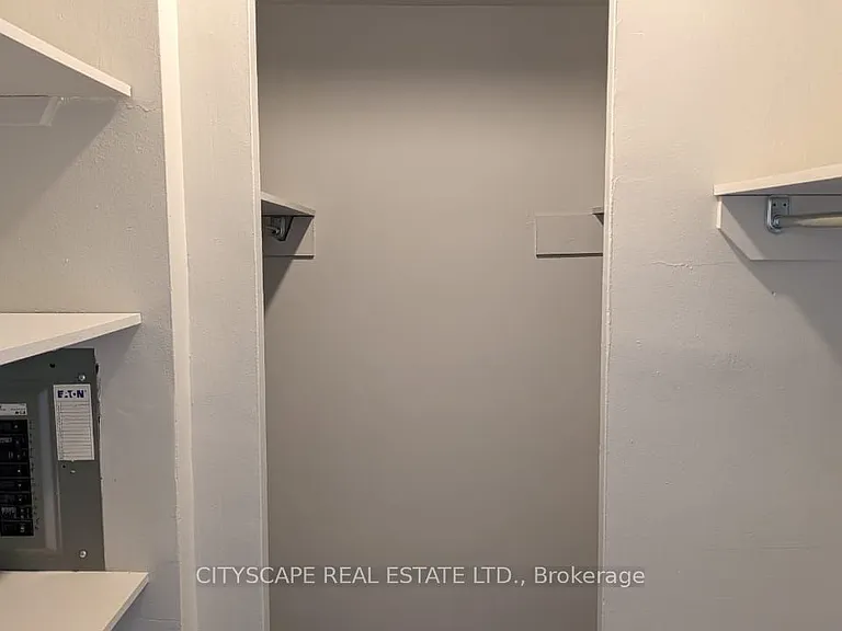 85 Wellesley St E #403 — Photo 10