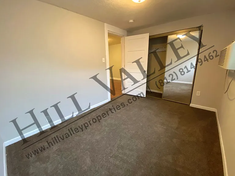 926 Center St — Photo 6