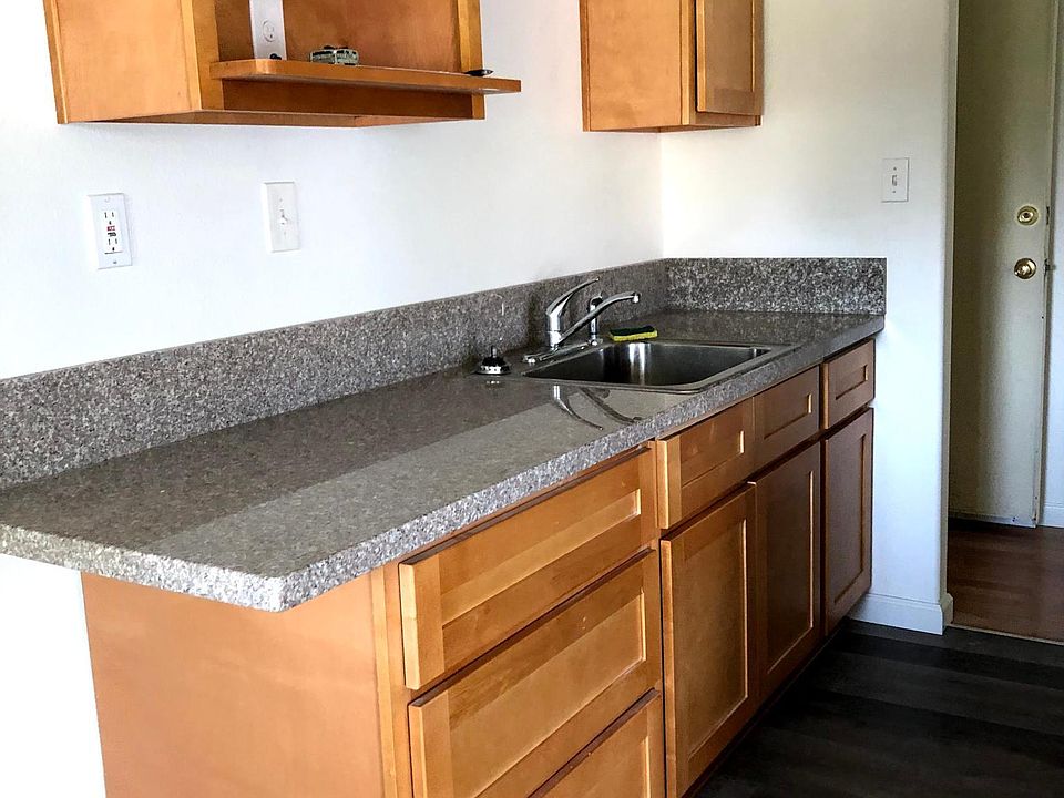1st image of 1747 Ross Cir #4