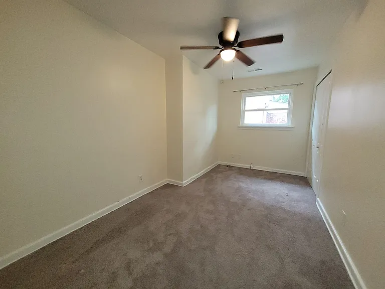 1012 Oaklawn Ave — Photo 8