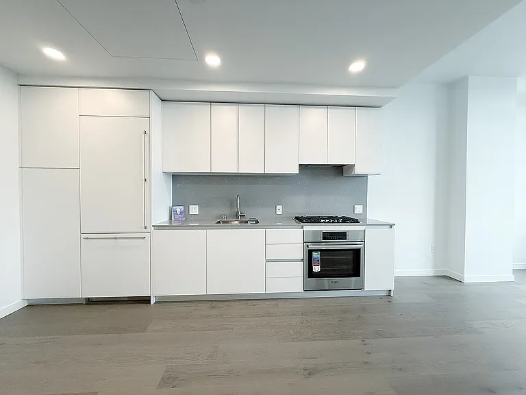 10232 NE 10th St #311 — Photo 2