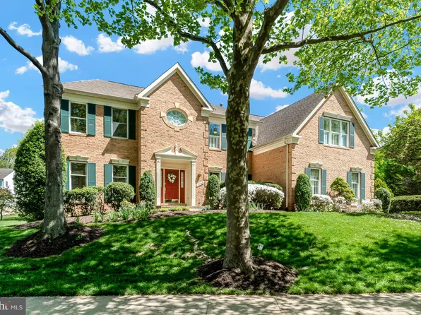 12768 Misty Creek Ln, Fairfax, VA 22033