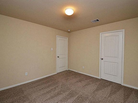 4th image of 2906 Iron Range Ct