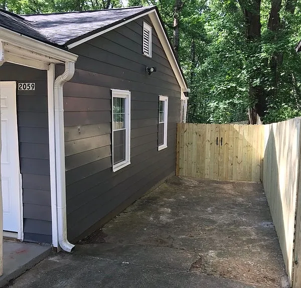 2059 Detroit Ave NW — Photo 11