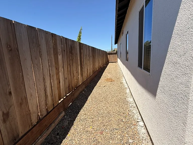 2114 Beachwood Dr — Photo 19