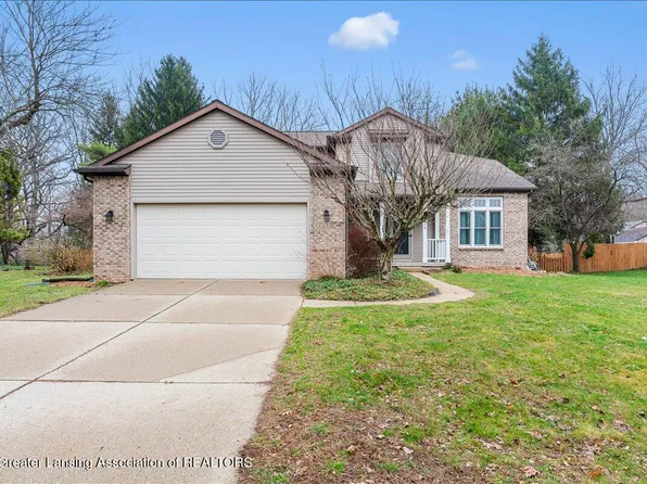 5554 Earliglow Ln, Haslett, MI 48840
