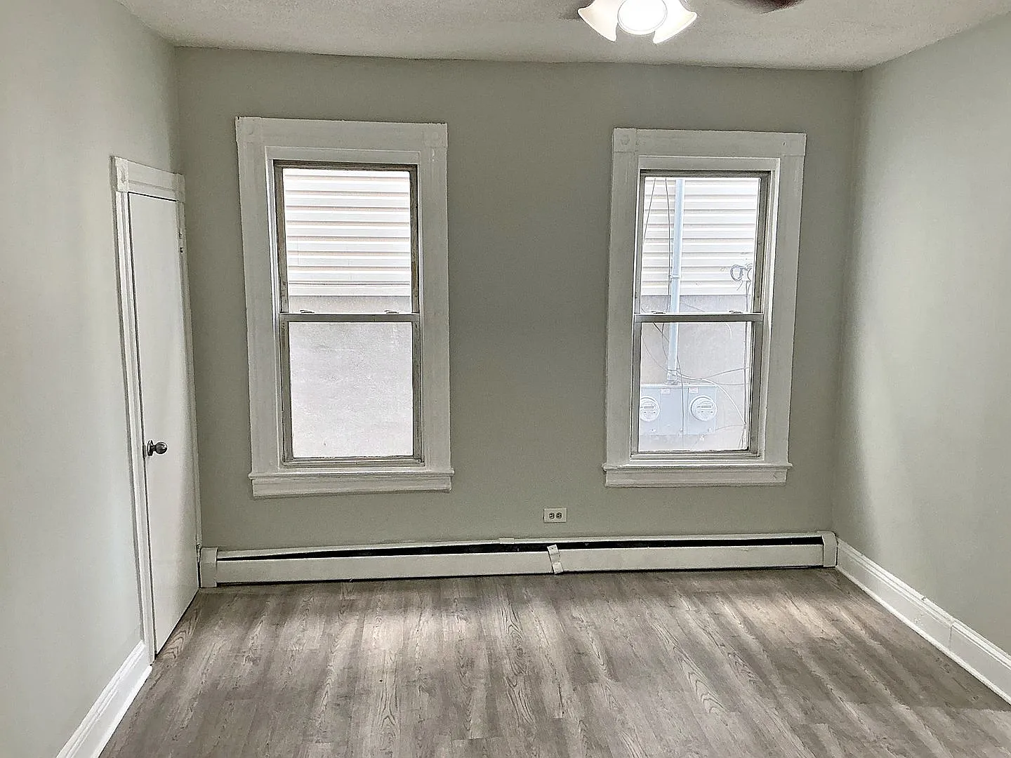 546 Livingston St — Photo 3