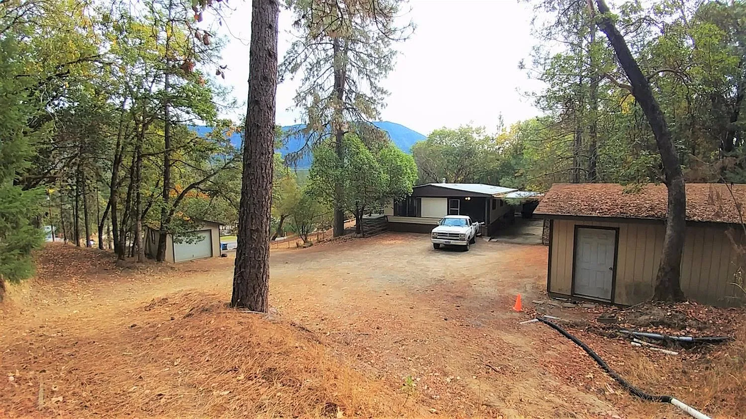 2480 Cloverlawn Dr photo 1