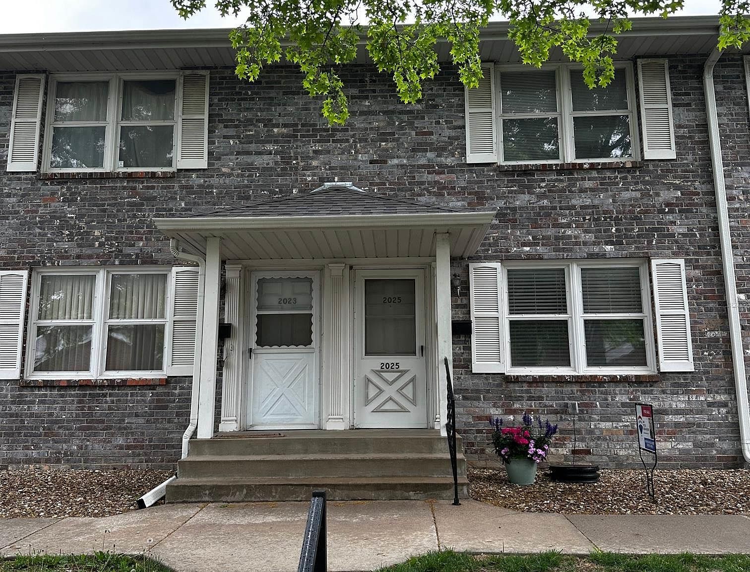 2025 Greenbriar Dr, Emporia, KS 66801 | Zillow