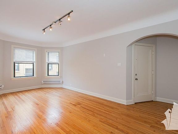 5th image of 2311 N Rockwell St