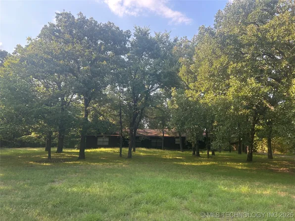 305 Rolling Wood Hills Dr, Durant, OK 74701