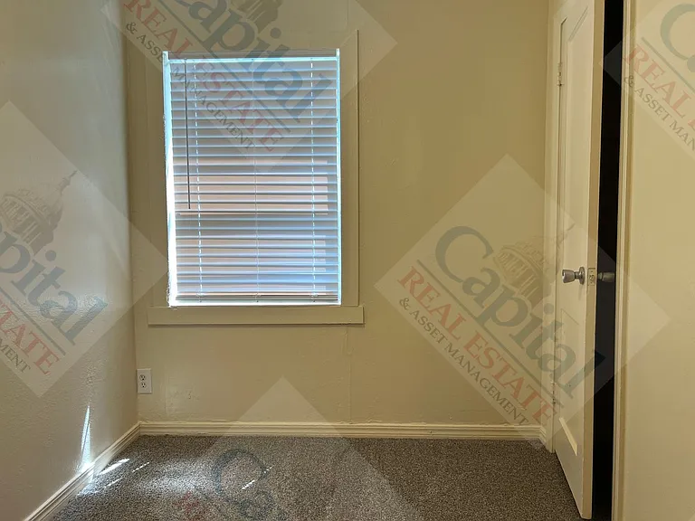 806 Bell Dr — Photo 14