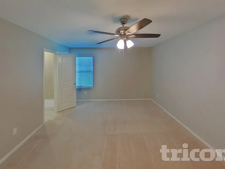 6445 Middlebury Dr — Photo 9