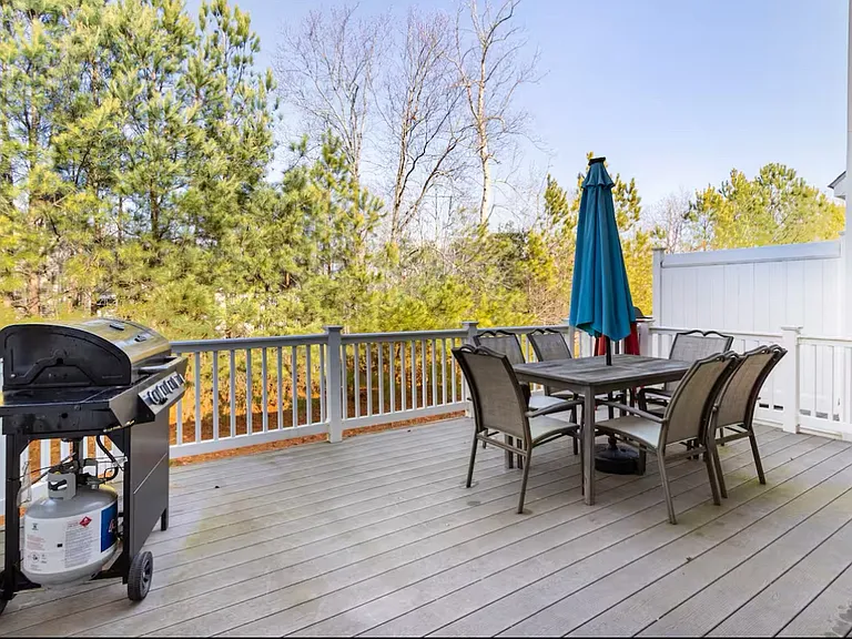 21235 Catalina Cir — Photo 18