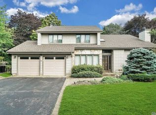 51 Fleetwood Rd, Commack, NY 11725