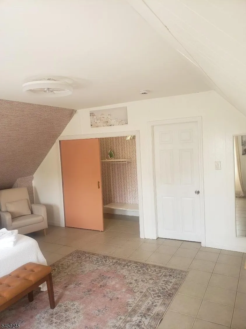 2 bed, 1.0 bath, 623 sqft, $2,300 — Photo 3