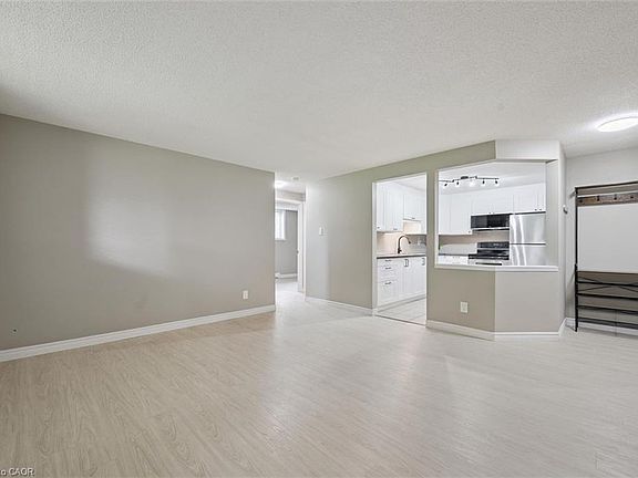 4th image of 565 Greenfield Ave #803