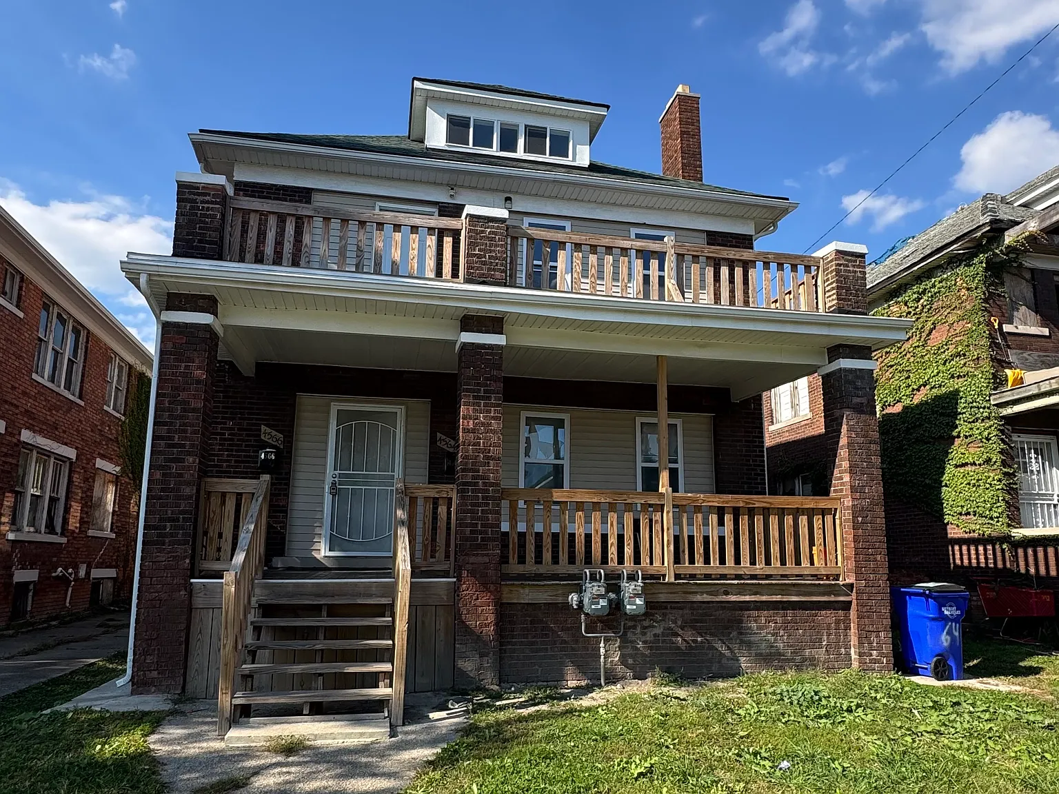 3 bed, 1400 sqft, $1,300 — Photo 1
