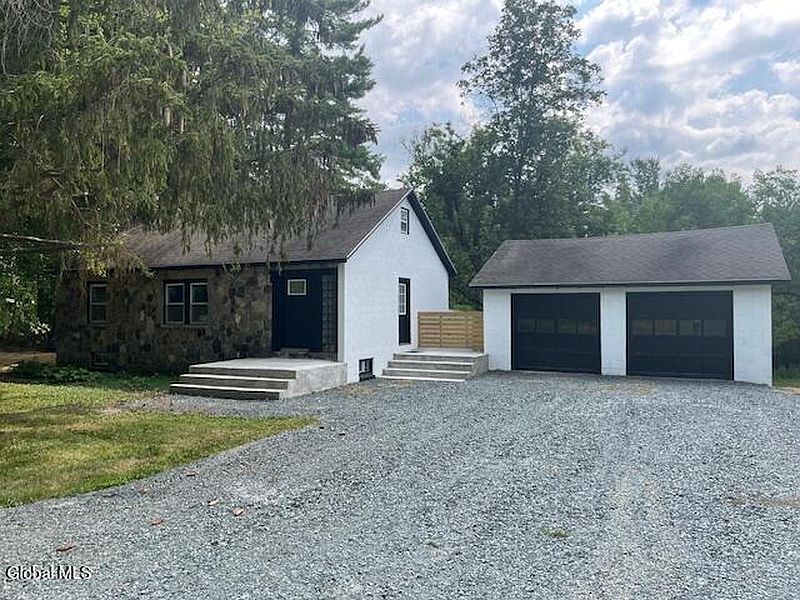 2nd image of 190 Diamond Hill Road