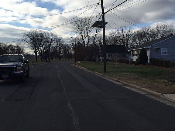5th image of 516 Boesel Ave