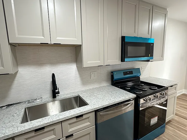 5306 N Cumberland Ave #212 — Photo 17