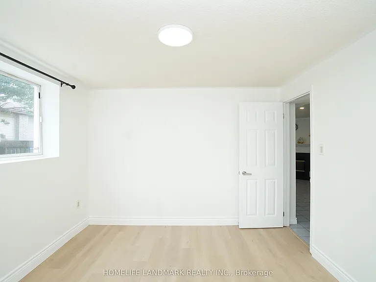594 Queen Victoria Dr #GOUND BASEMENT — Photo 13