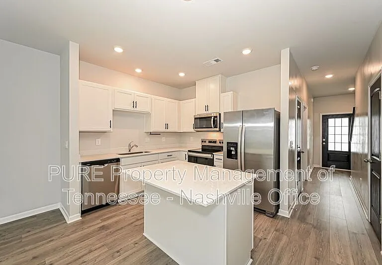 405 Augustine Dr — Photo 9