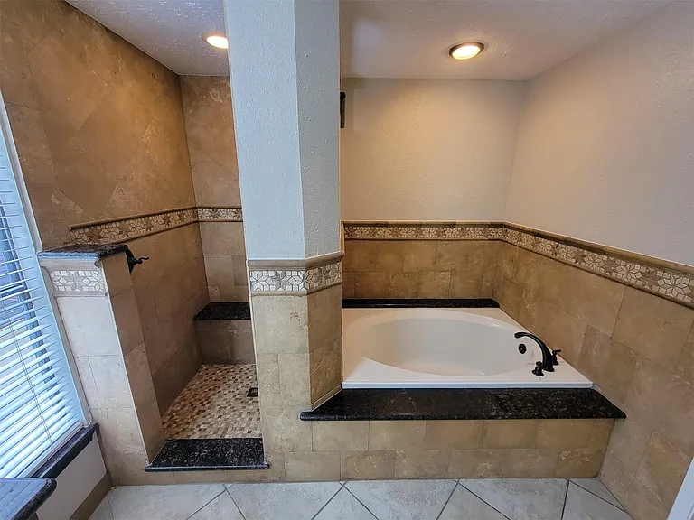 17207 Meadow Heights Dr — Photo 25