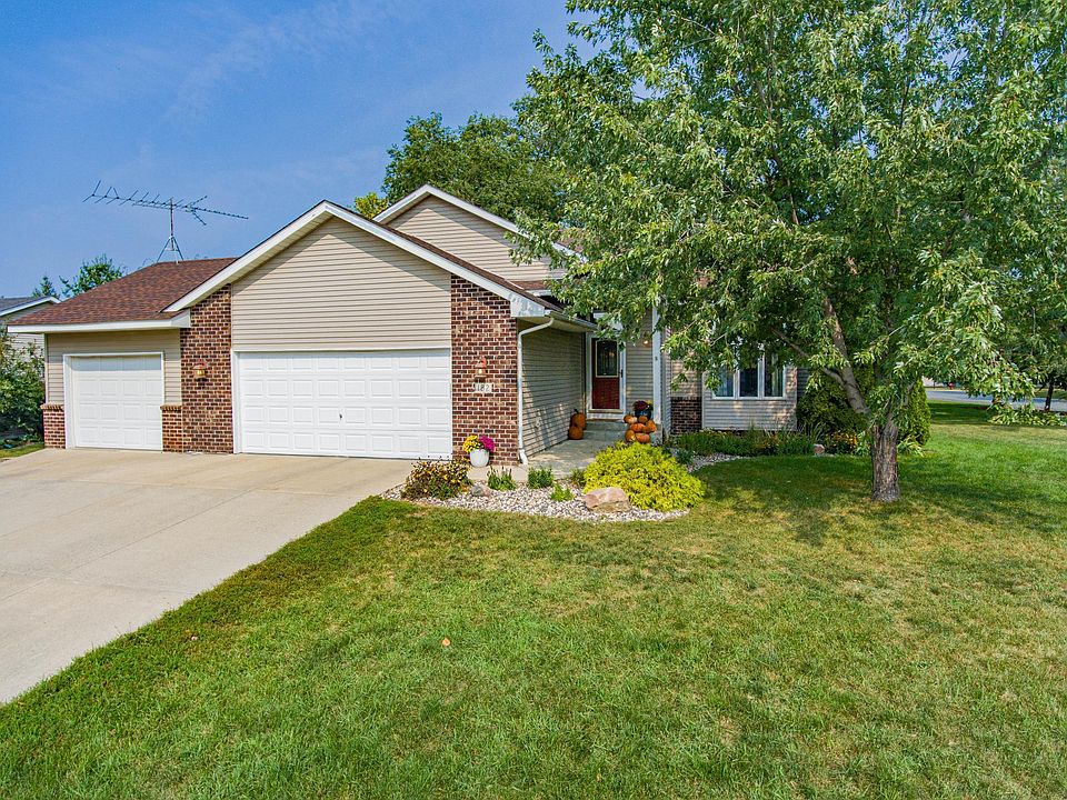 1st image of 182 Hilltop Ln