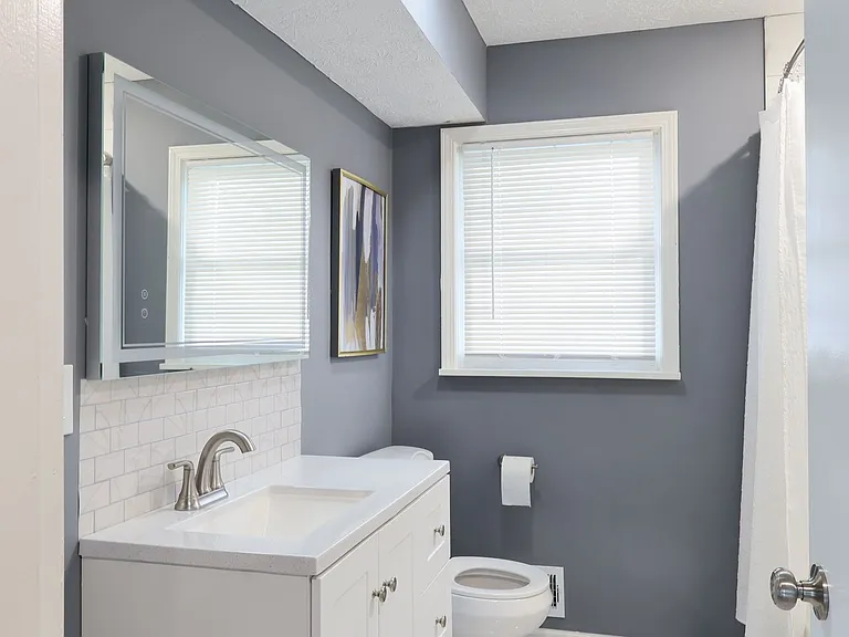 712 Plaza Dr — Photo 10