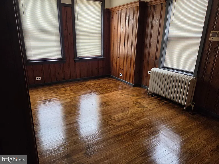 633 E Allegheny Ave — Photo 25