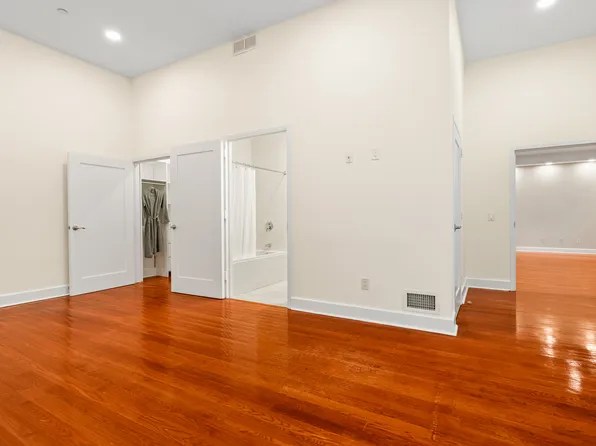 90 Bay Street Landing image 23 of 49