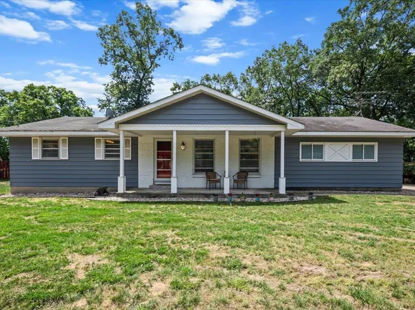 1926 Garret Dr NE, Grand Rapids, MI 49525