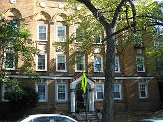 1214 W Franklin St #9 — Photo 1