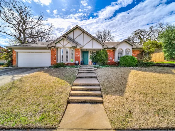 3012 Willow Ln, Bedford, TX 76021