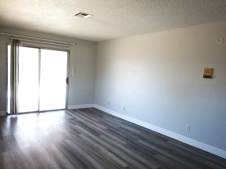 1309 E Cartier Ave #1-2 — Photo 7