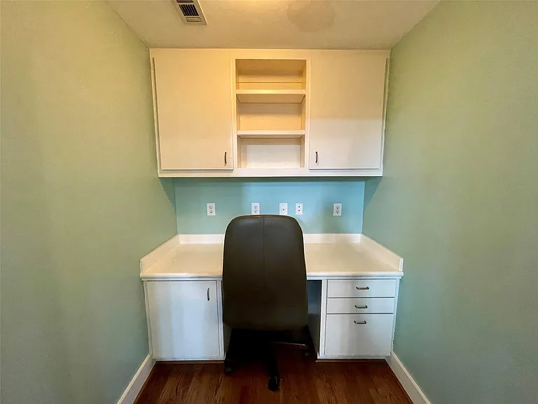 5901 Fairdale Ln #4 — Photo 10