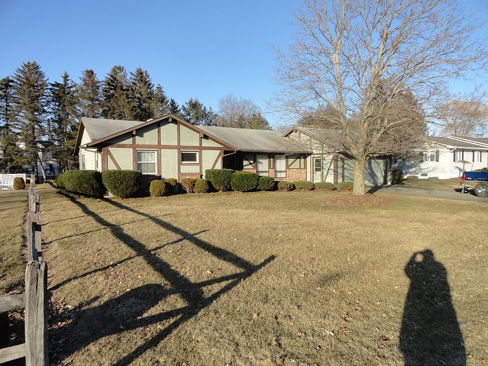 Front of house 107 Walnut