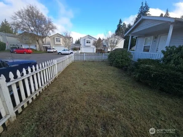 4925 41st Ln SE, Lacey, WA 98503