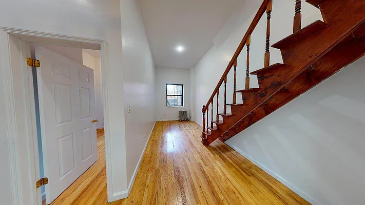 Rented by Bond New York | media 35