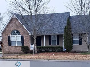 1129 Geneil Ln, La Vergne, TN 37086