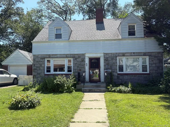 35 W Raymond Avenue, Roosevelt, NY 11575