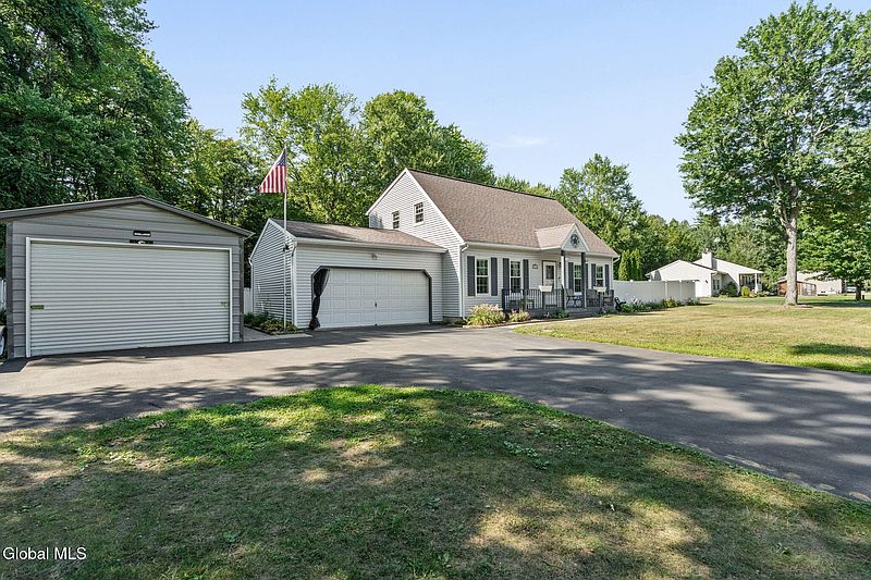 3rd image of 104 Schuyler Hts Drive