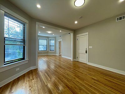 4th image of 2145 N Keystone Ave #2