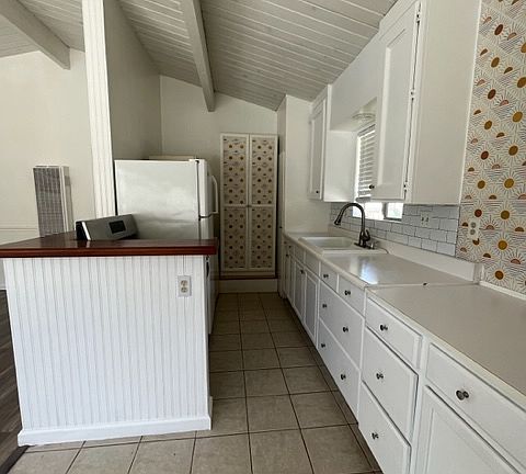 4th image of 2316 Santa Ana Ave