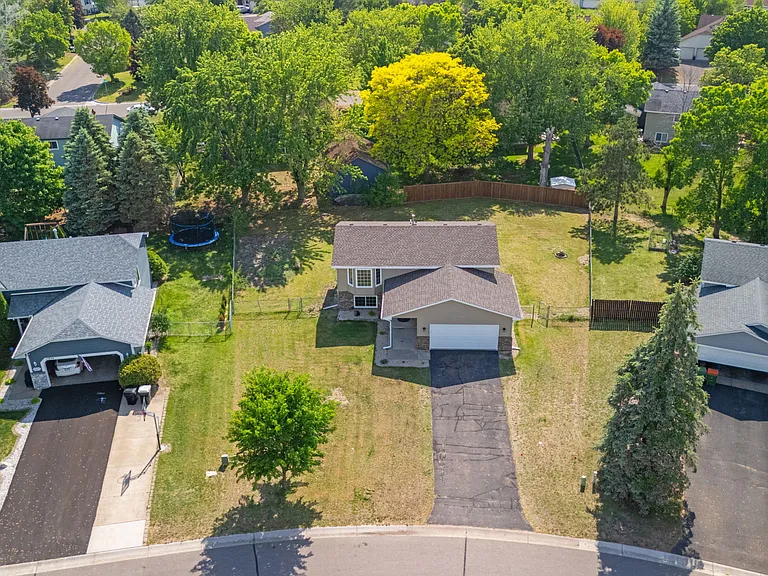 11874 Jonquil St NW — Photo 33