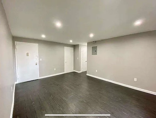 Rented by Bruma Realty LLC | media 2