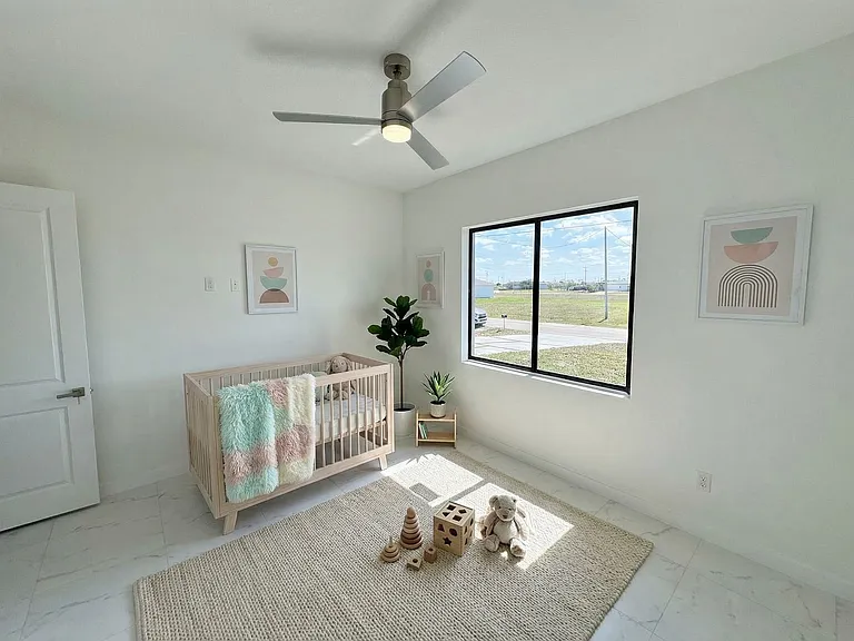4116 NW 20th Ter — Photo 16