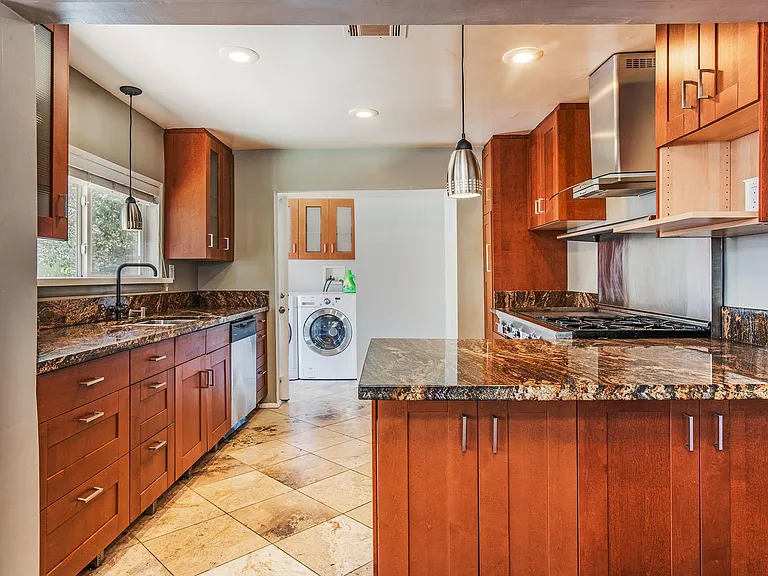 339 Molino Ave — Photo 5